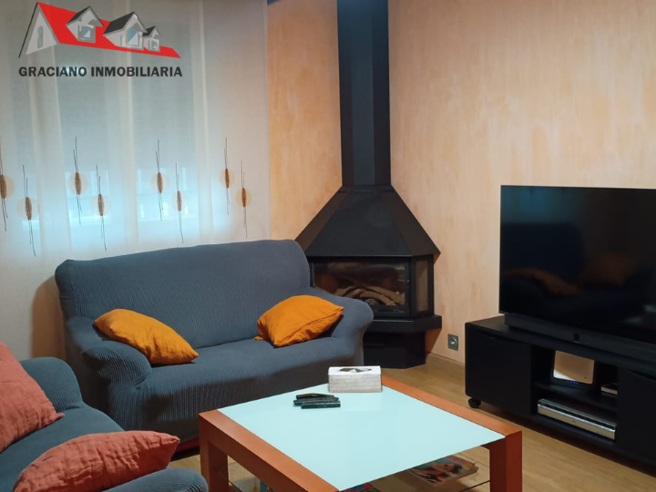 Se vende espectacular chalet adosado de 3 plantas a solo 10 minutos de Albacete