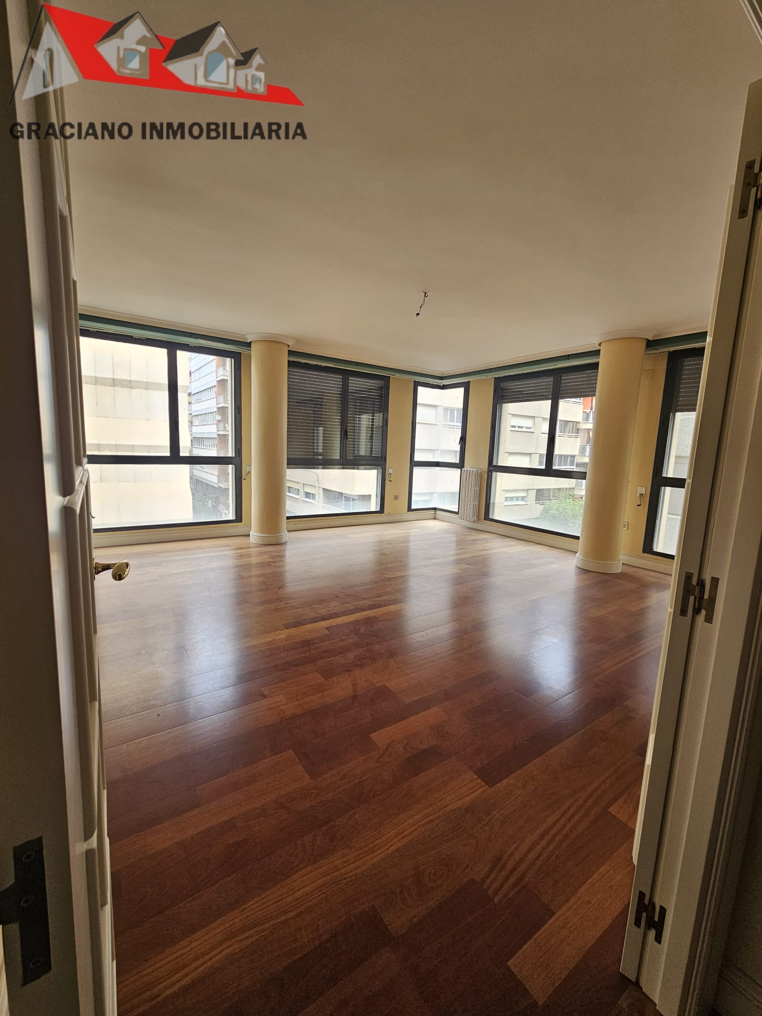 2 Se vende piso en el Altozano