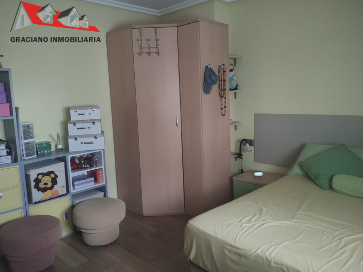 Se vende espectacular chalet adosado de 3 plantas a solo 10 minutos de Albacete