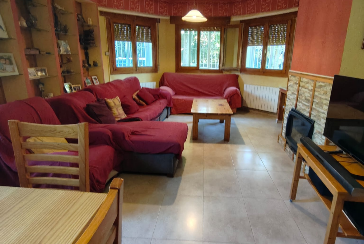 Se vende chalet en Carretera de Jaén