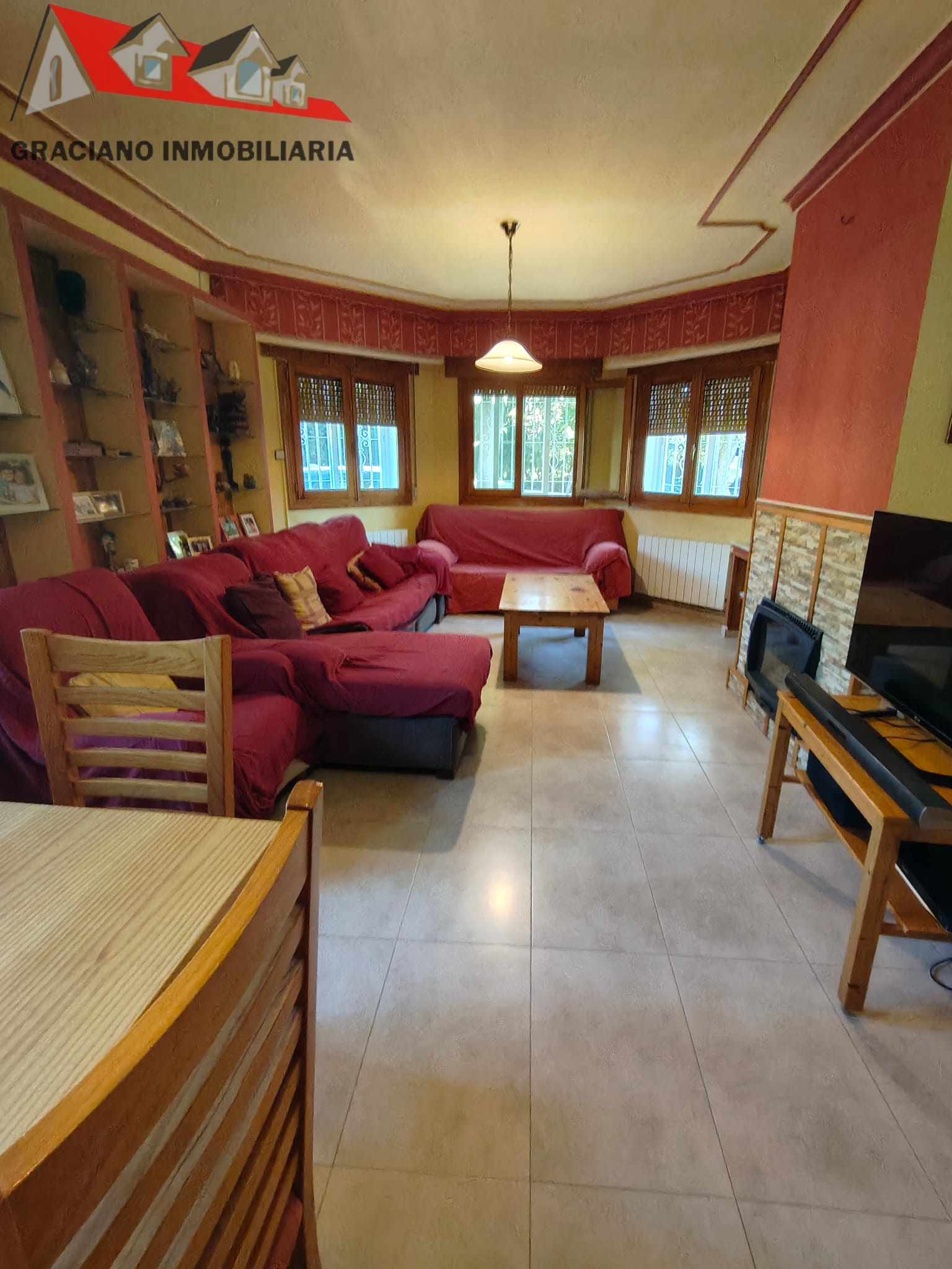 21 Se vende chalet en Carretera de Jaén
