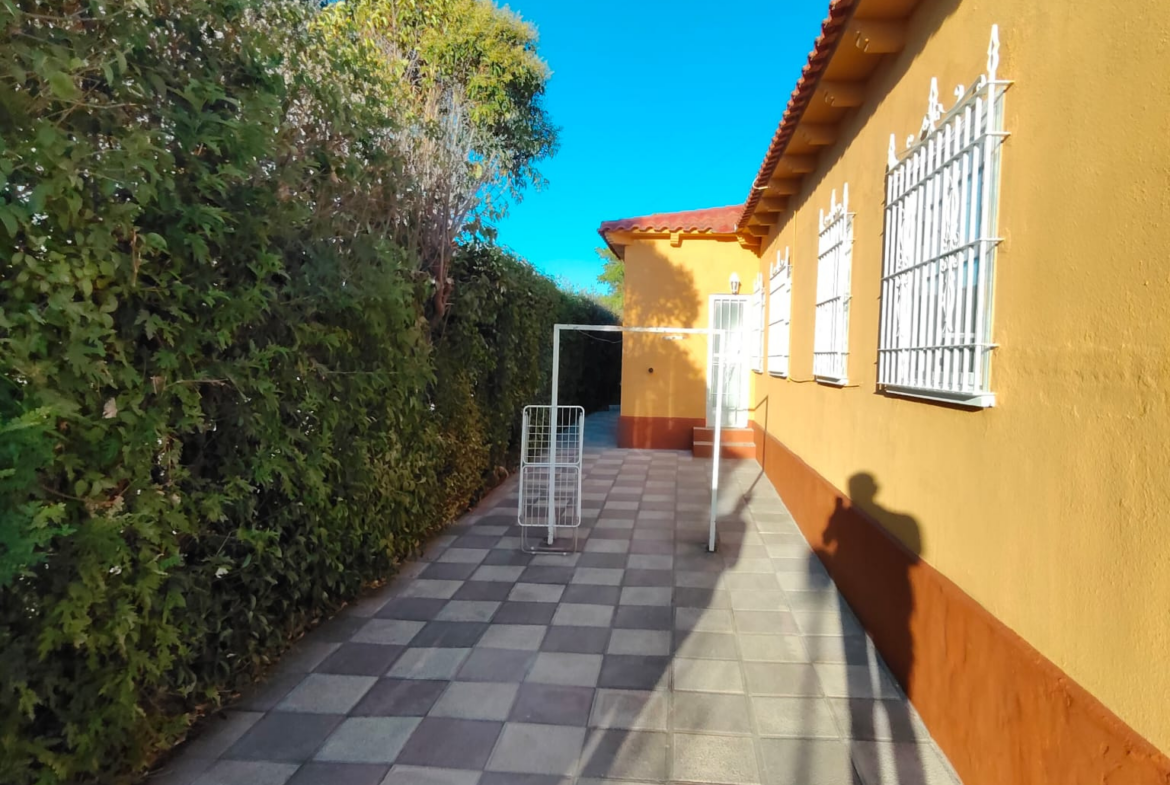 Se vende chalet en Carretera de Jaén