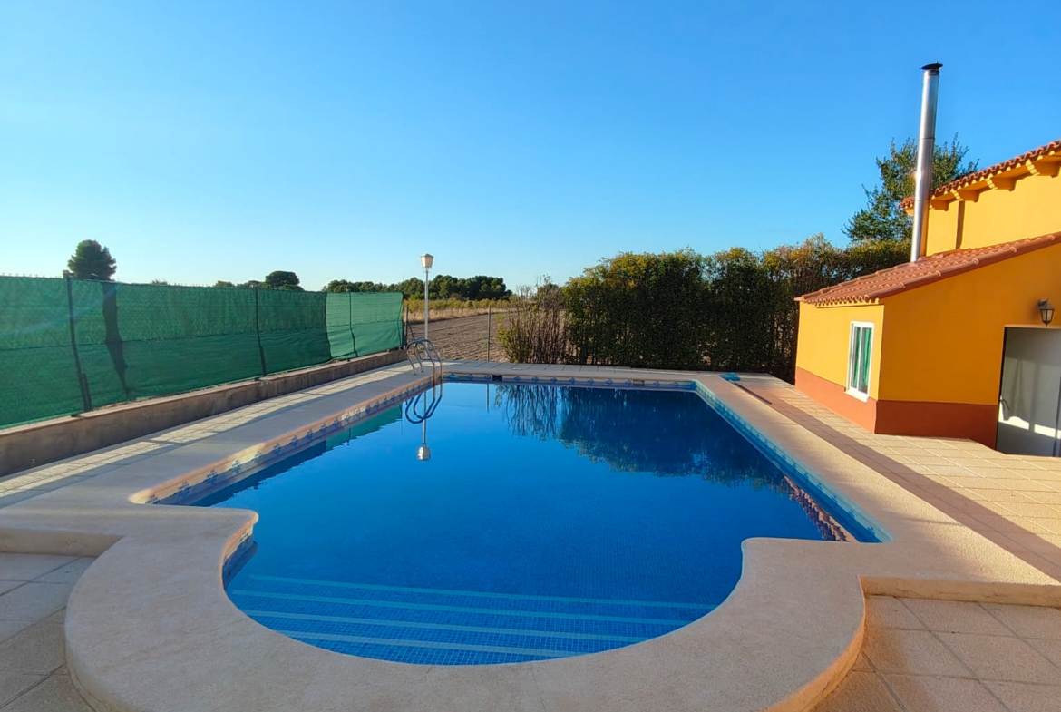 Se vende chalet en Carretera de Jaén