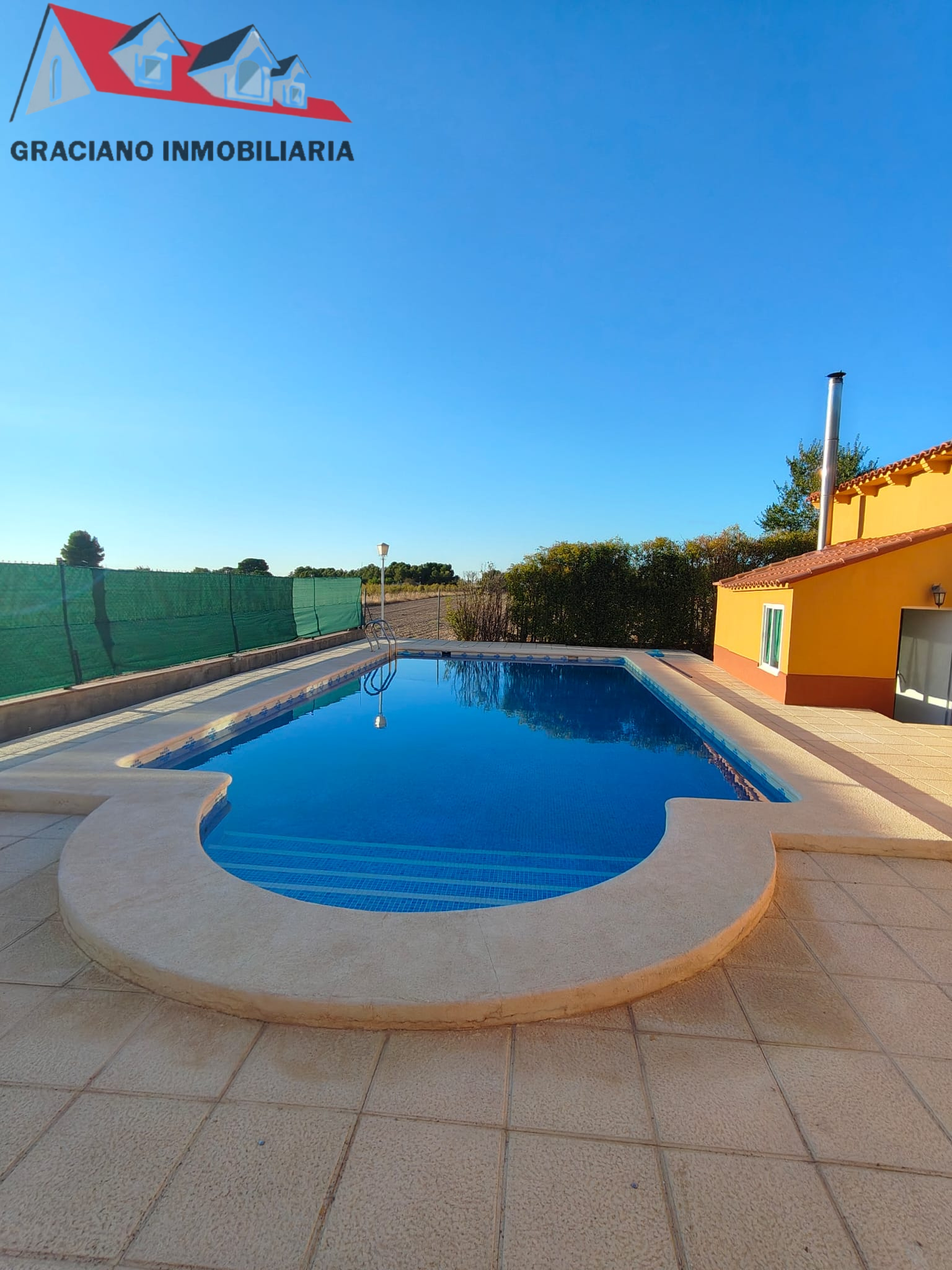 24 Se vende chalet en Carretera de Jaén