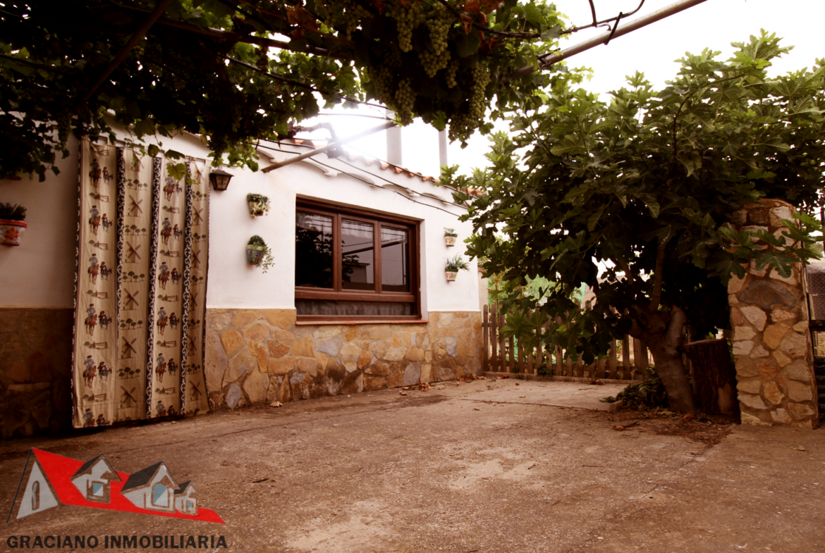 Se vende parcela en Urbanización las Viñas