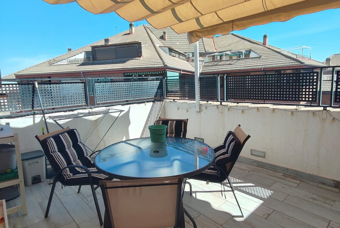 Se vende Ático zona Franciscanos