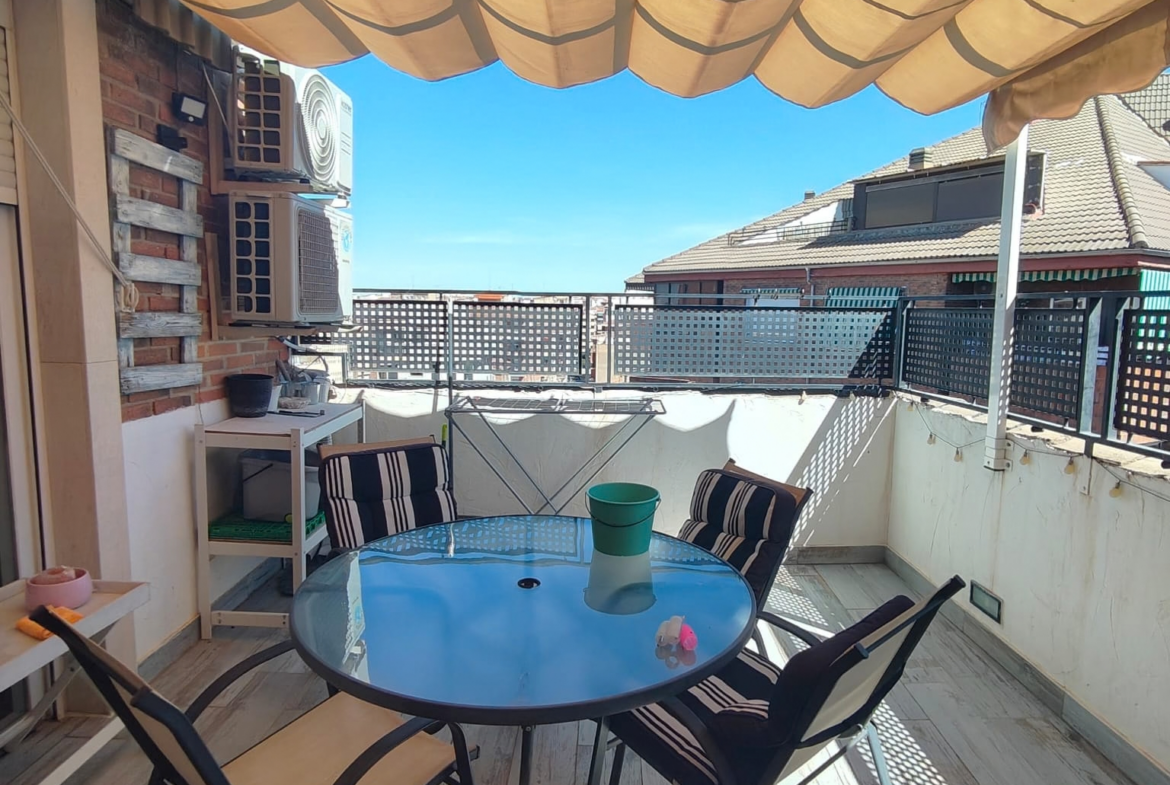 Se vende Ático zona Franciscanos
