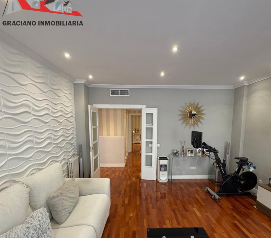 Se vende piso en calle Iris zona industria