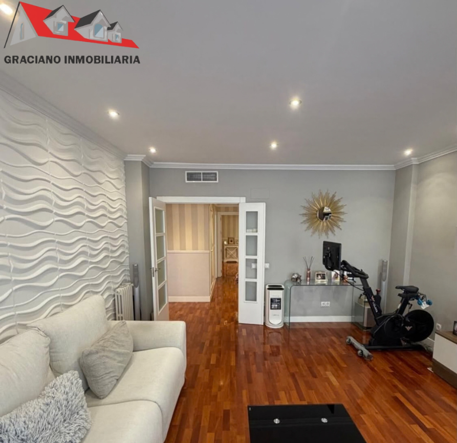 Se vende piso en calle Iris zona industria