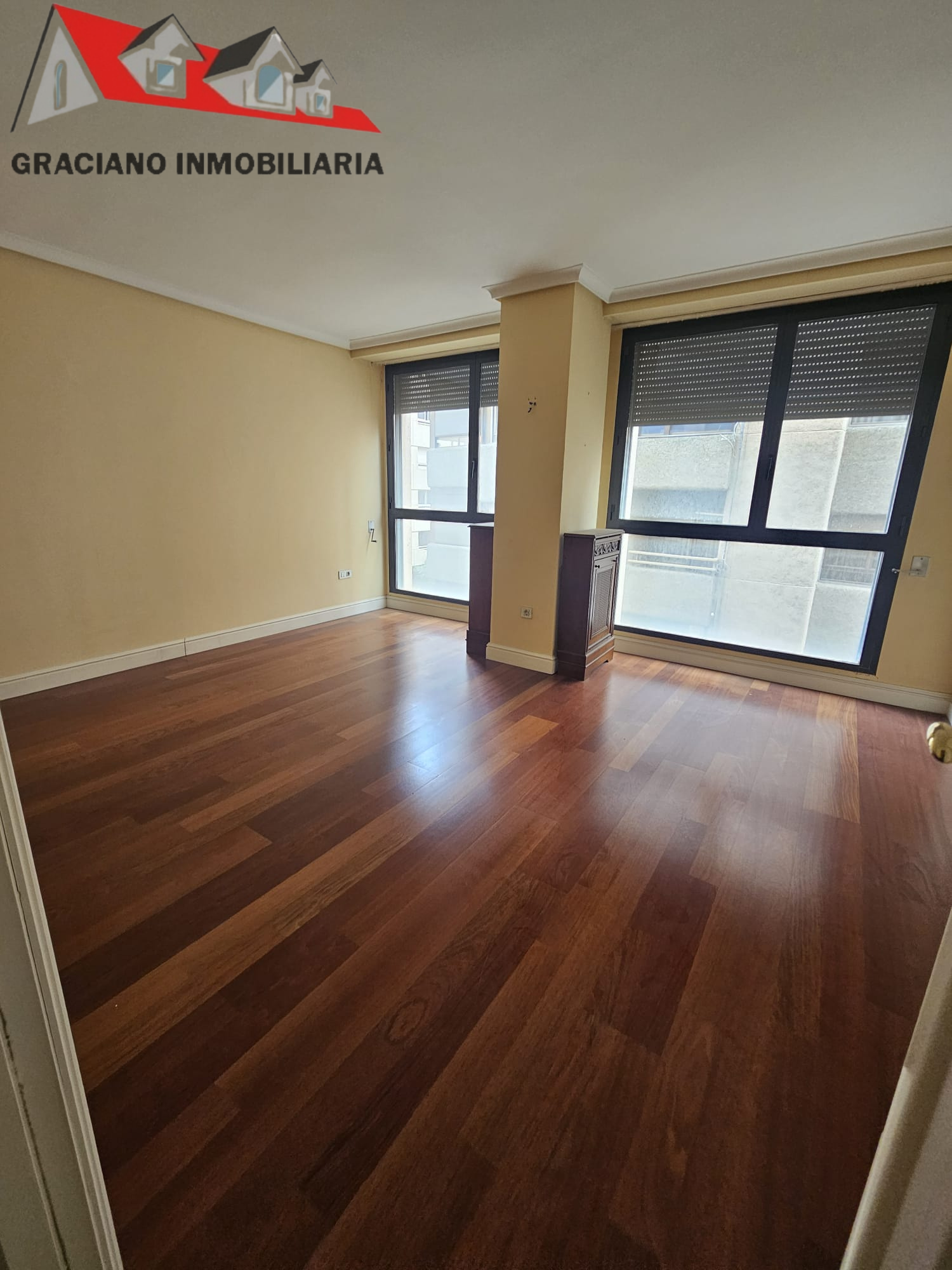 3 Se vende piso en el Altozano