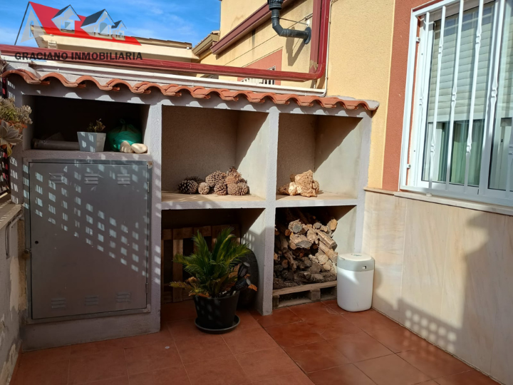 Se vende espectacular chalet adosado de 3 plantas a solo 10 minutos de Albacete