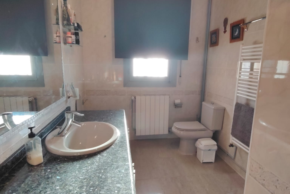 Se vende chalet en Carretera de Jaén