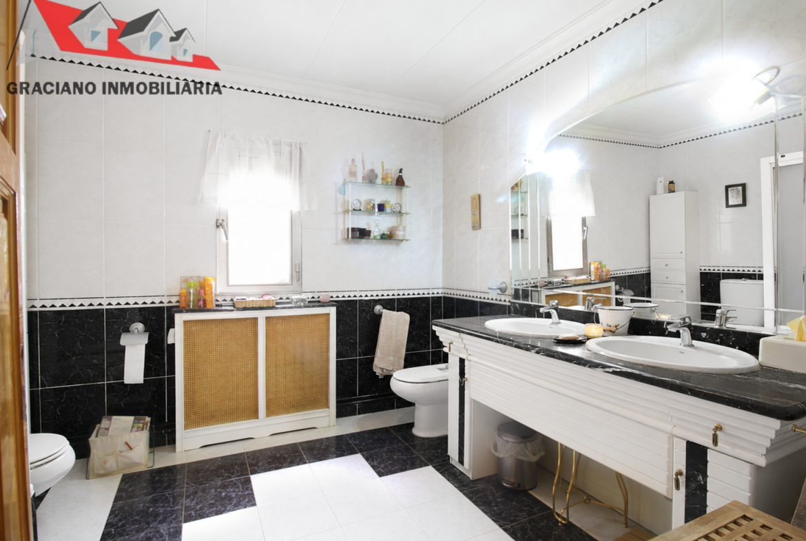 Se vende parcela en Urbanización las Viñas