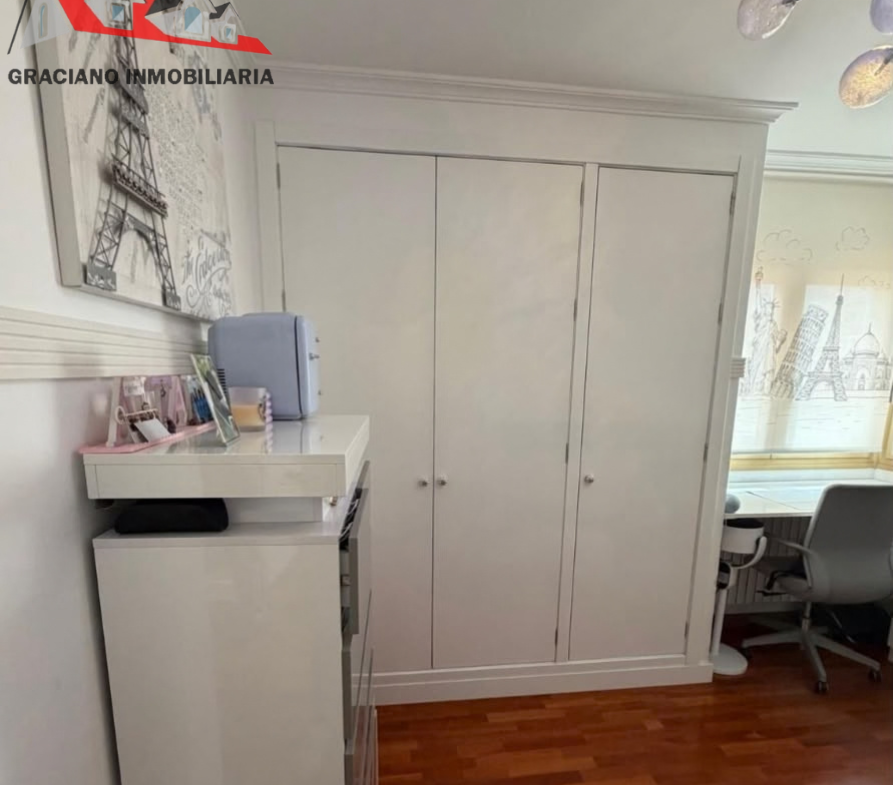 Se vende piso en calle Iris zona industria