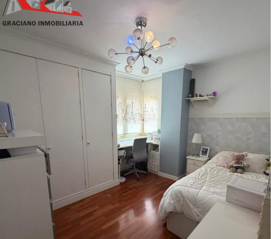 Se vende piso en calle Iris zona industria