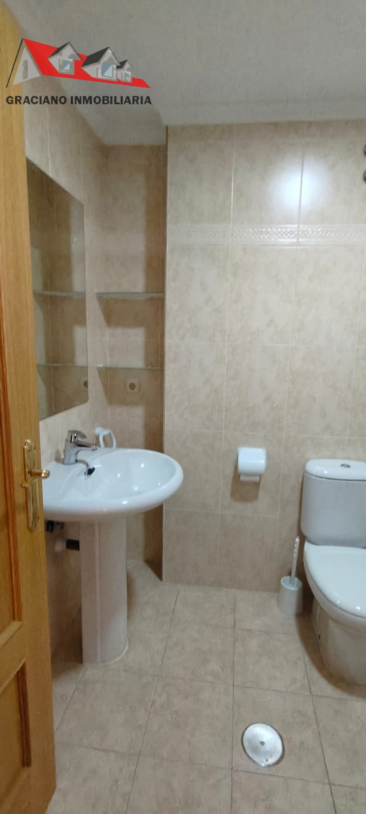 15 Se vende piso en Vereda Jaén junto al Polideportivo